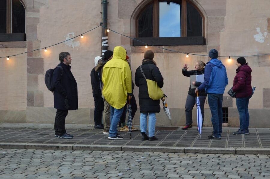 Nürnberg: Mörder, Fälscher, Messerstecher - Hauptmarkt and Christkindlesmarkt: crime and death penalty on the same square