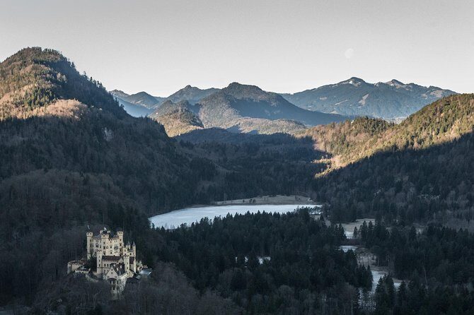 Private Castle Tour from Munich: Neuschwanstein, Hohenschwangau, and Linderhof - Stop 1: Neuschwanstein in about one hour (and how to make that time count)