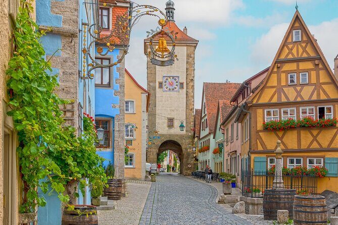 Private Day Trip Munich to Harburg, Dinkelsbuhl & Rothenburg - Harburg Castle on a hill: 2 hours of views plus ticket planning