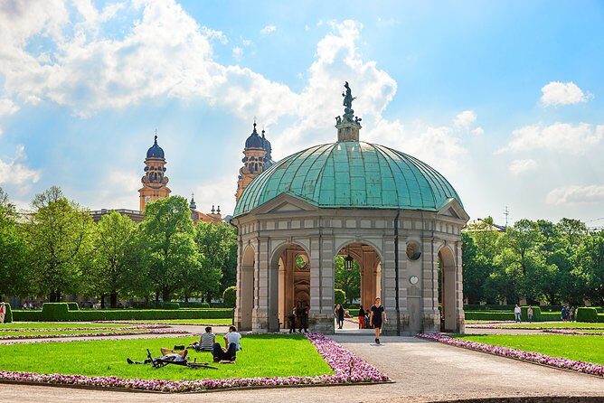 Private Munich Old Town Walking Tour - with optional Breakfast - The route: a fast 2-hour circuit with lots of real “seeing”