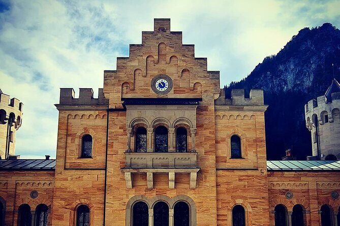 Private Tour to Neuschwanstein Castle & Linderhof from Munich - Linderhof Castle walkthrough: mirrors, the Audience Chamber, and the Venus Grotto reality check