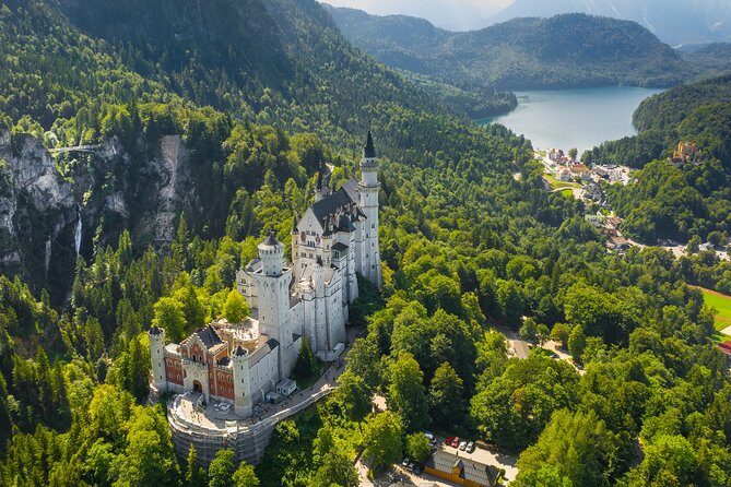 Private Tour to Neuschwanstein & Linderhof, Skip The Line & Lunch - Neuschwanstein Palace: Guided Small-Group Tour and Photo Stops to Mary’s Bridge
