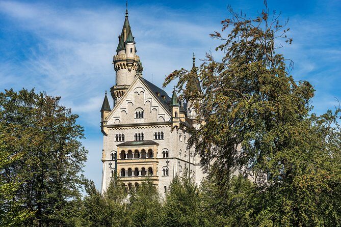 Private Tour to Neuschwanstein & Linderhof, Skip The Line & Lunch - Return to Munich: Time to Relax on the Countryside Drive