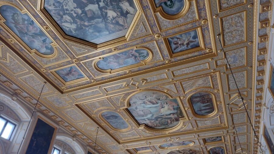 Residence of Munich private tour with skip the line ticket - The guide quality you should expect (and why it matters)