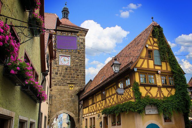 Romantic Road Highlights Private Day Trip from Munich - Lunch window in Rothenburg: timing your food and shopping