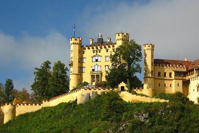 Skip-the-Line Neuschwanstein Castle Tour from Munich - Munich to Neuschwanstein: why the early start matters