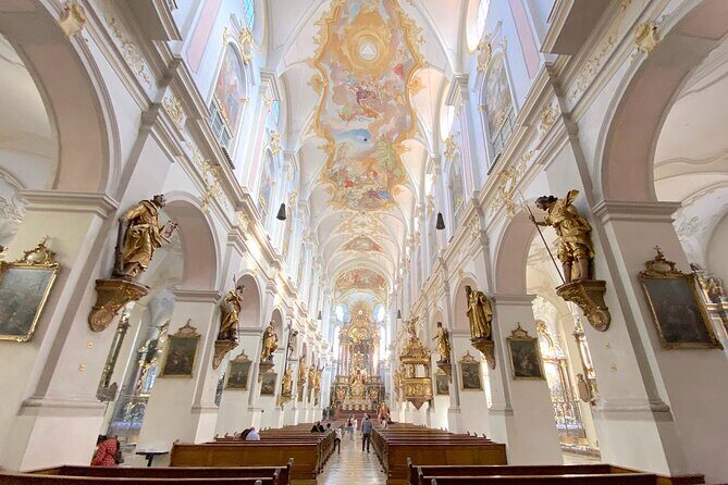 Ten Munich Old town Sights in a Private Express Walking Tour - Key highlights to look forward to