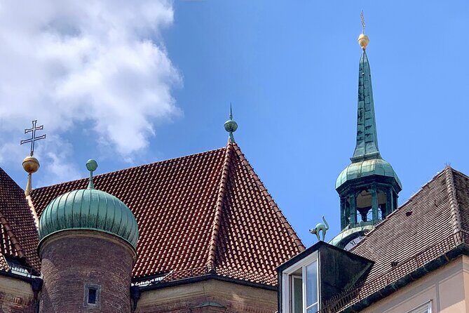 Ten Munich Old town Sights in a Private Express Walking Tour - Fischbrunnen: why people wash wallets and jump